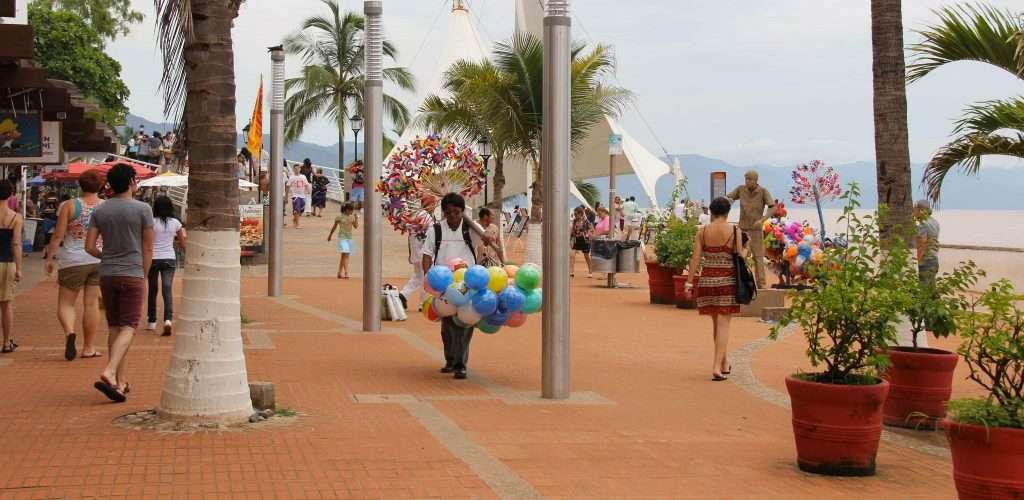 El MalecÃ³n Puerto Vallarta.
