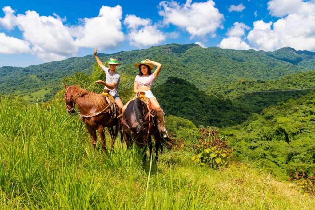 Puert Vallarta hourseback ride.